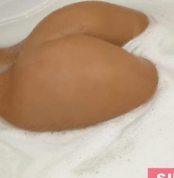 💋 Я – настоящая девушка с настроением обслужить и порадовать тебя. Погрузись в мир страсти, удовольствия и нежности. 🌹 В моих сильных и нежных руках ты забудешь обо всем на свете и будешь царем моего волшебного гарема. 💔 Профессиональные услуги, конфиденциальность и безопасность гарантированы. Порадуй себя искусством настоящего удовлетворения. 📸 Фотографии подтверждают, что я – реальная красавица. 🌃 Жду тебя в Москве для самых приятных и незабываемых встреч! 💫 Даяна